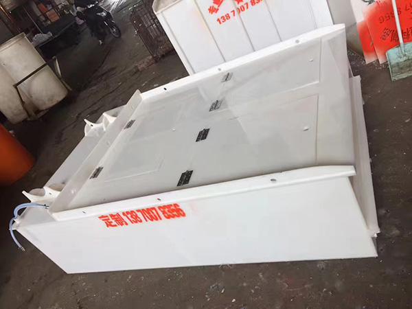 三輪摩托車(chē)魚(yú)箱